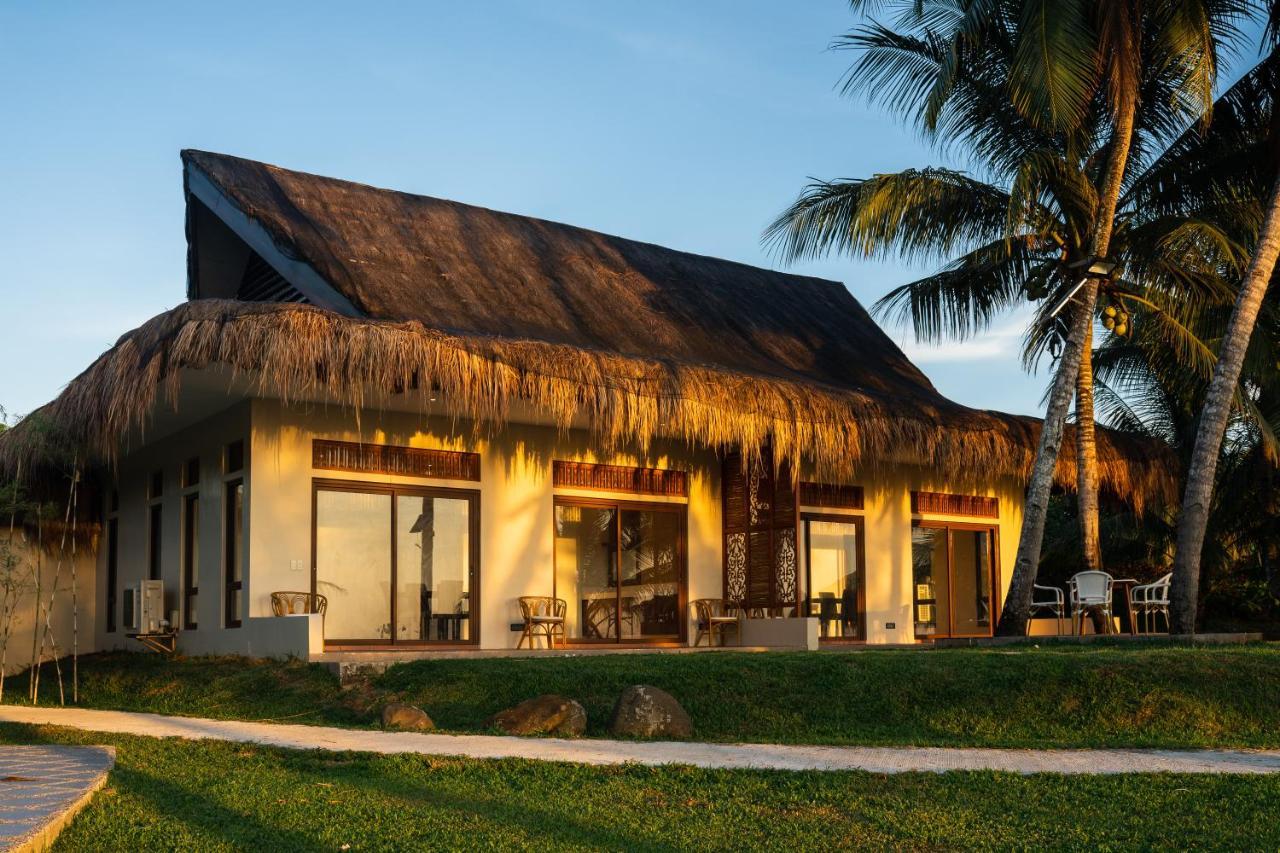 Costa Celine Beach Resort Kinablangan Ngoại thất bức ảnh