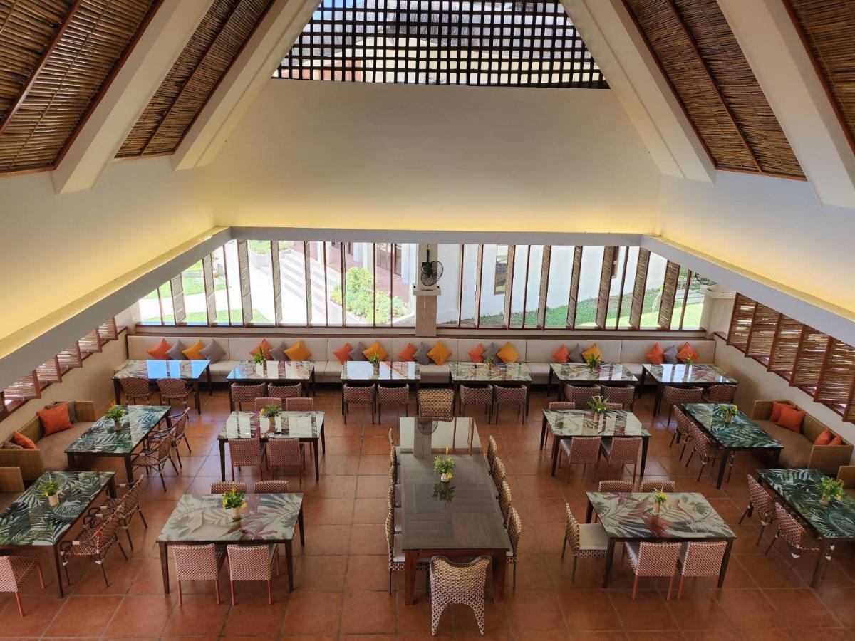 Costa Celine Beach Resort Kinablangan Ngoại thất bức ảnh